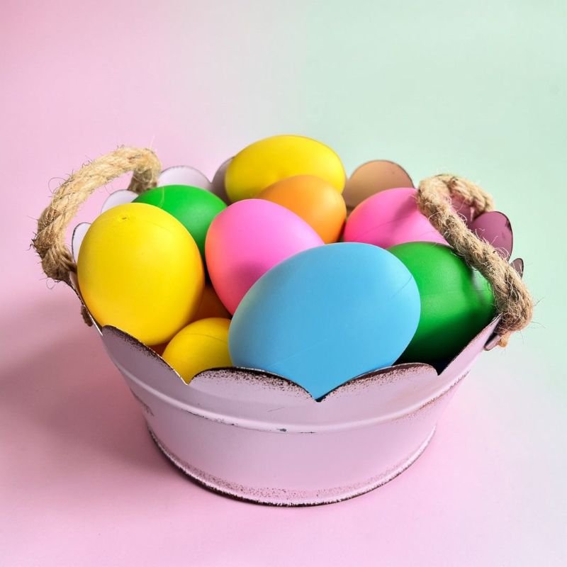 Huevos de colores Pascua